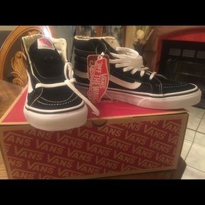 VANS -off the wall  slim classic.